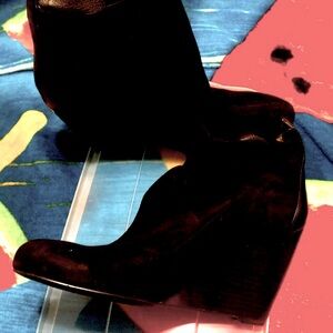 Super cute suede booties